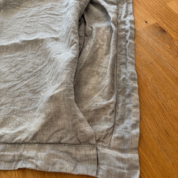 Pottery Barn Two Gray 100% Linen Pillow Shams 26in x 20in - Picture 9 of 10